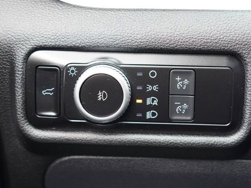 Used 2022 Ford Explorer XLT w/ Equipment Group 202A RWD image 19