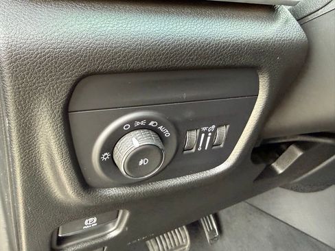 New 2025 Jeep Grand Cherokee Limited w/ Black Appearance Package image 15