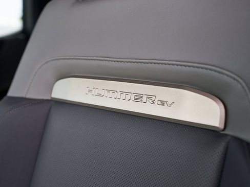 Used 2025 GMC Hummer EV 3X image 33