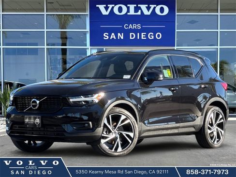 Certified 2021 Volvo XC40 T5 R-Design image 1