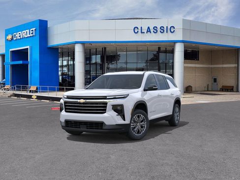 New 2026 Chevrolet Traverse LT w/ Enhanced Driving Package image 8