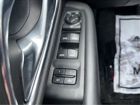 Used 2022 Chevrolet Suburban RST image 43