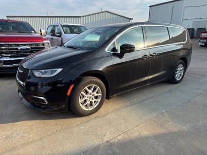 Used 2024 Chrysler Pacifica Touring-L