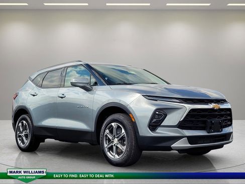 Used 2023 Chevrolet Blazer LT FWD image 1