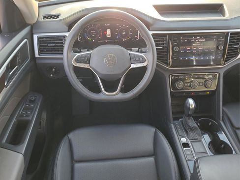 Used 2023 Volkswagen Atlas SE image 12