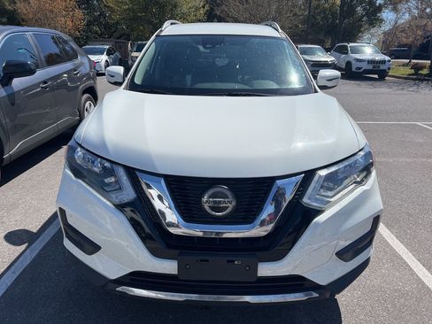 Used 2020 Nissan Rogue SV image 4