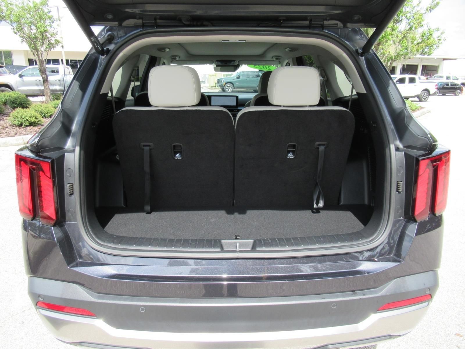 Used 2025 Kia Sorento SX FWD image 41