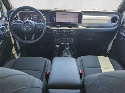 Used 2024 Jeep Gladiator Sport AWD/4WD image 25