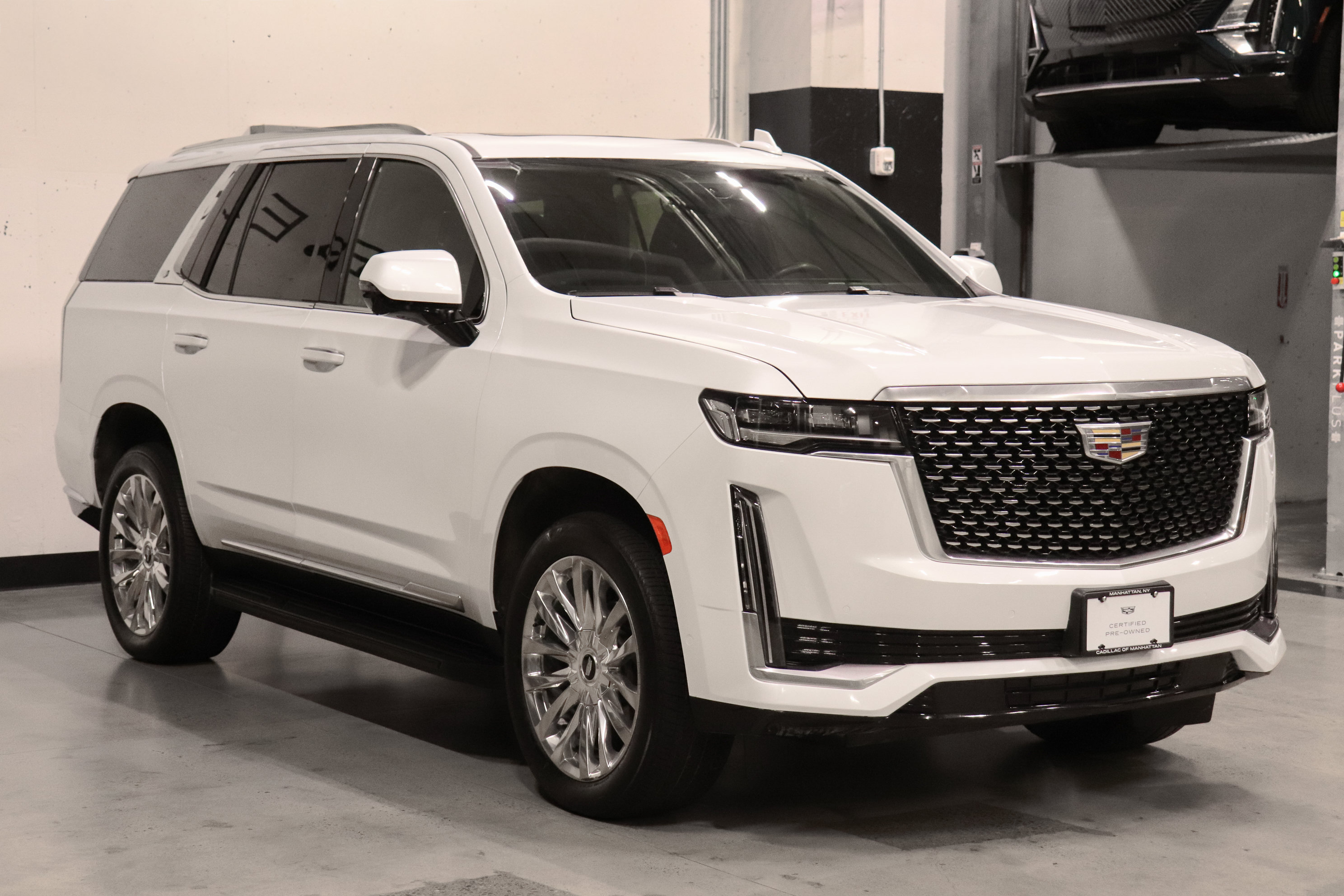 Used 2023 Cadillac Escalade Premium Luxury AWD/4WD image 7
