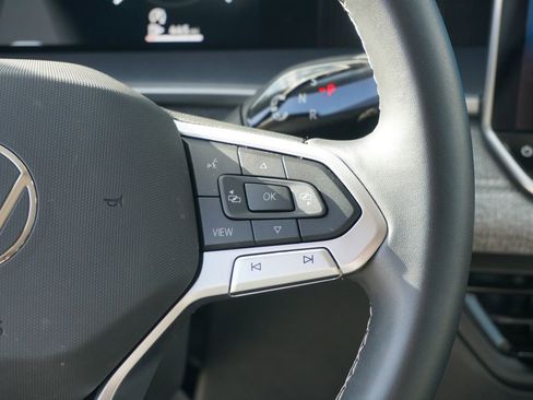 Used 2025 Volkswagen Tiguan S image 23