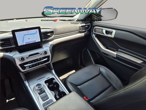 Used 2023 Ford Explorer XLT w/ Equipment Group 202A RWD image 11