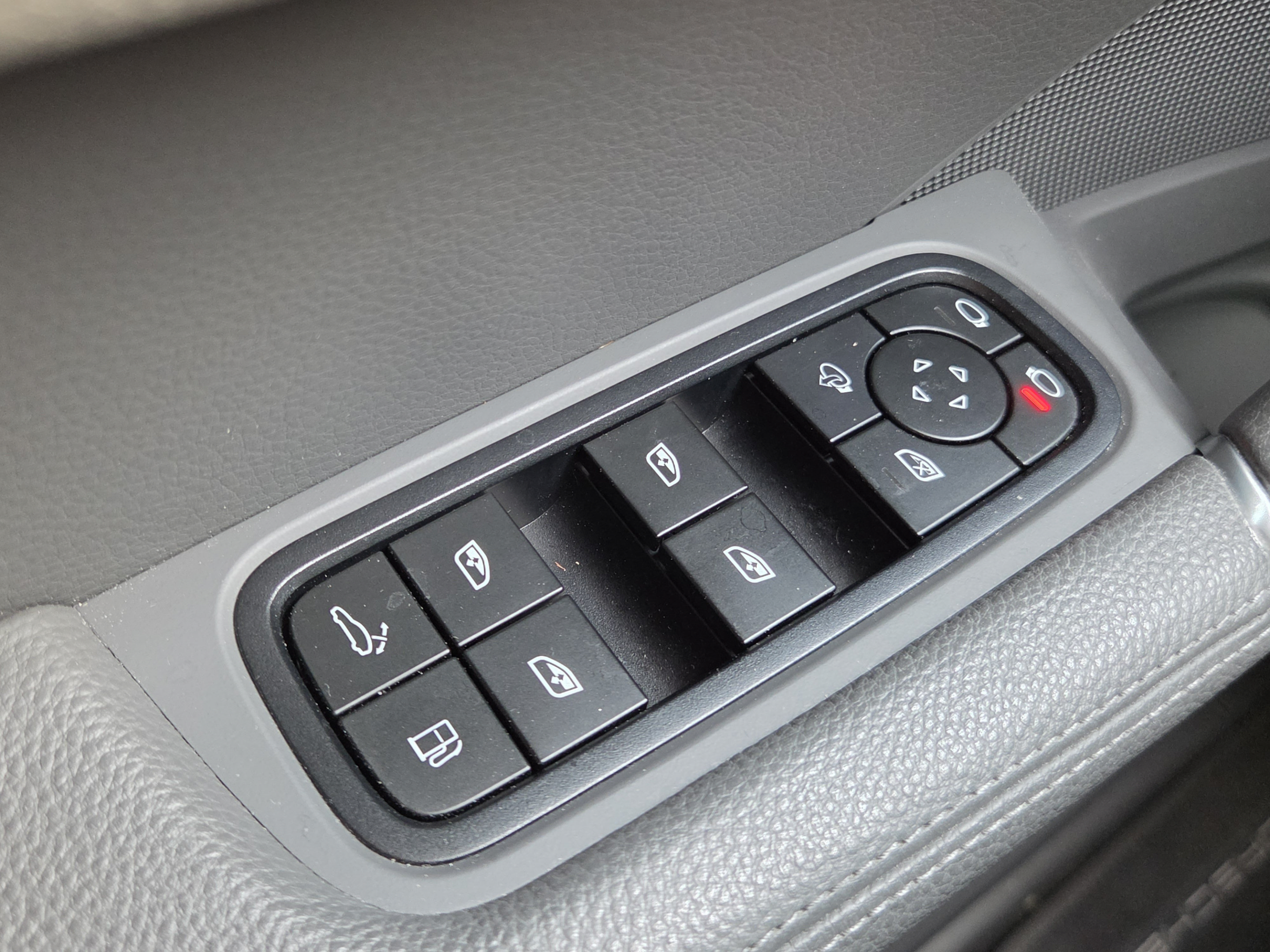 Used 2023 Porsche Cayenne Coupe AWD/4WD image 35