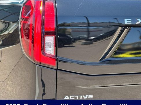 Used 2025 Ford Expedition Active AWD/4WD image 43