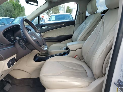 Used 2019 Lincoln MKC Reserve image 13