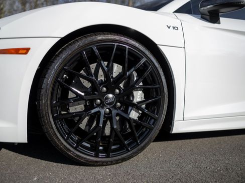 Used 2018 Audi R8 V10 plus image 18