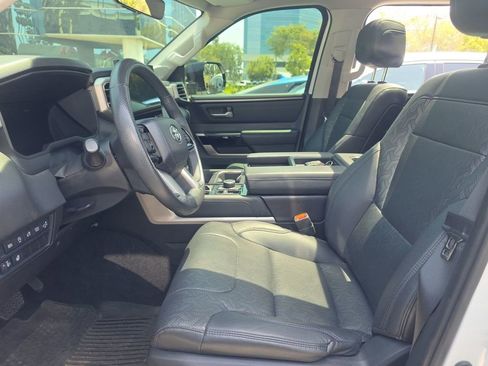 Used 2024 Toyota Tundra Limited AWD/4WD image 7
