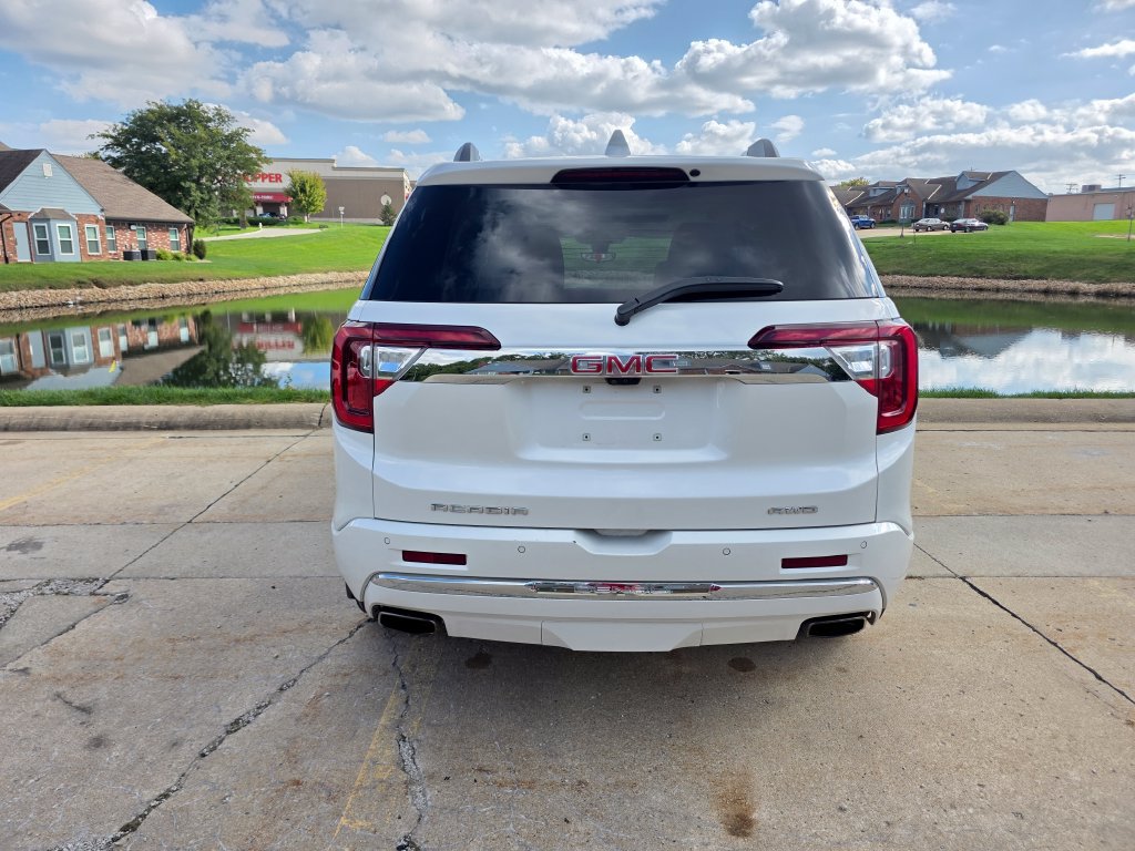 Used 2021 GMC Acadia Denali w/ Denali Ultimate Package AWD/4WD image 16