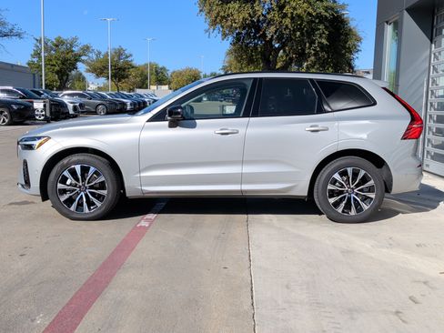 Used 2025 Volvo XC60 B5 Plus image 6