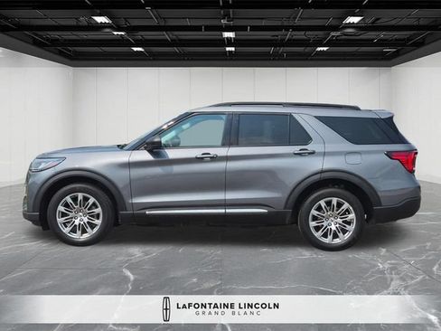 Used 2025 Ford Explorer Active w/ Active Comfort Package AWD/4WD image 2