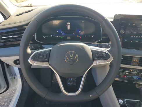 New 2026 Volkswagen Jetta SE FWD image 18