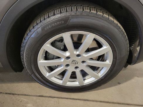 Used 2021 Porsche Cayenne S w/ Premium Package Plus image 32