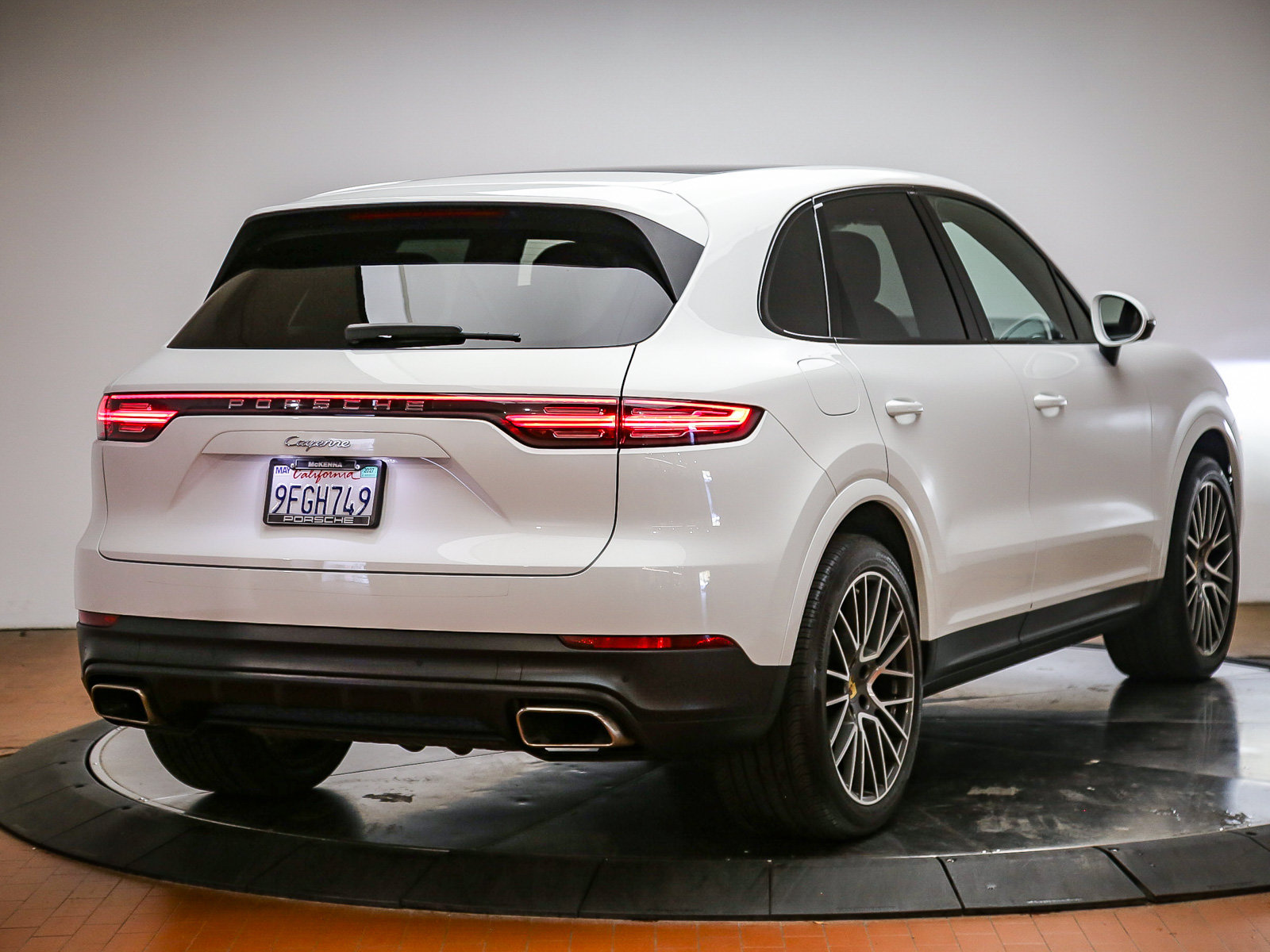 Certified 2023 Porsche Cayenne AWD/4WD image 7