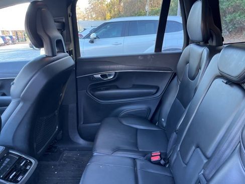 Used 2020 Volvo XC90 T5 Momentum w/ Protection Package Premier image 8