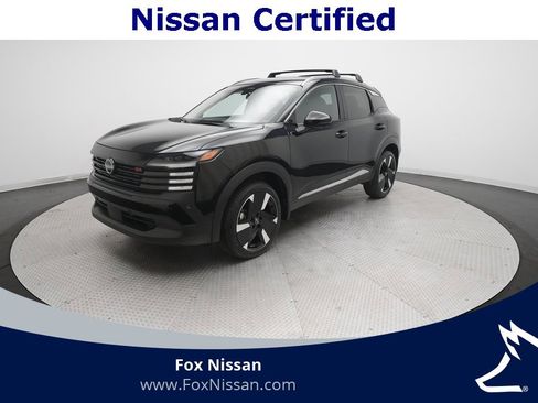 Certified 2025 Nissan Kicks SR image 1