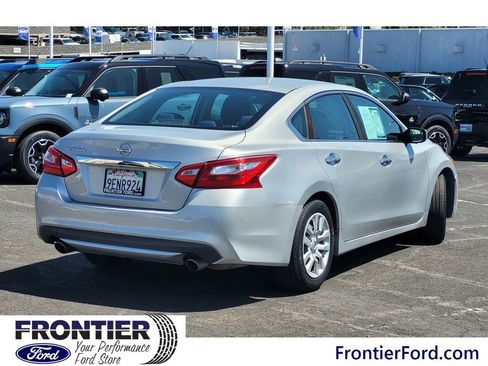 Used 2017 Nissan Altima 2.5 S w/ Power Driver Seat Package FWD image 4