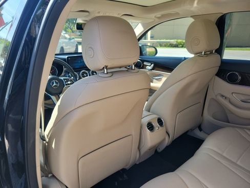 Used 2020 Mercedes-Benz GLC 300 w/ Premium Package image 14