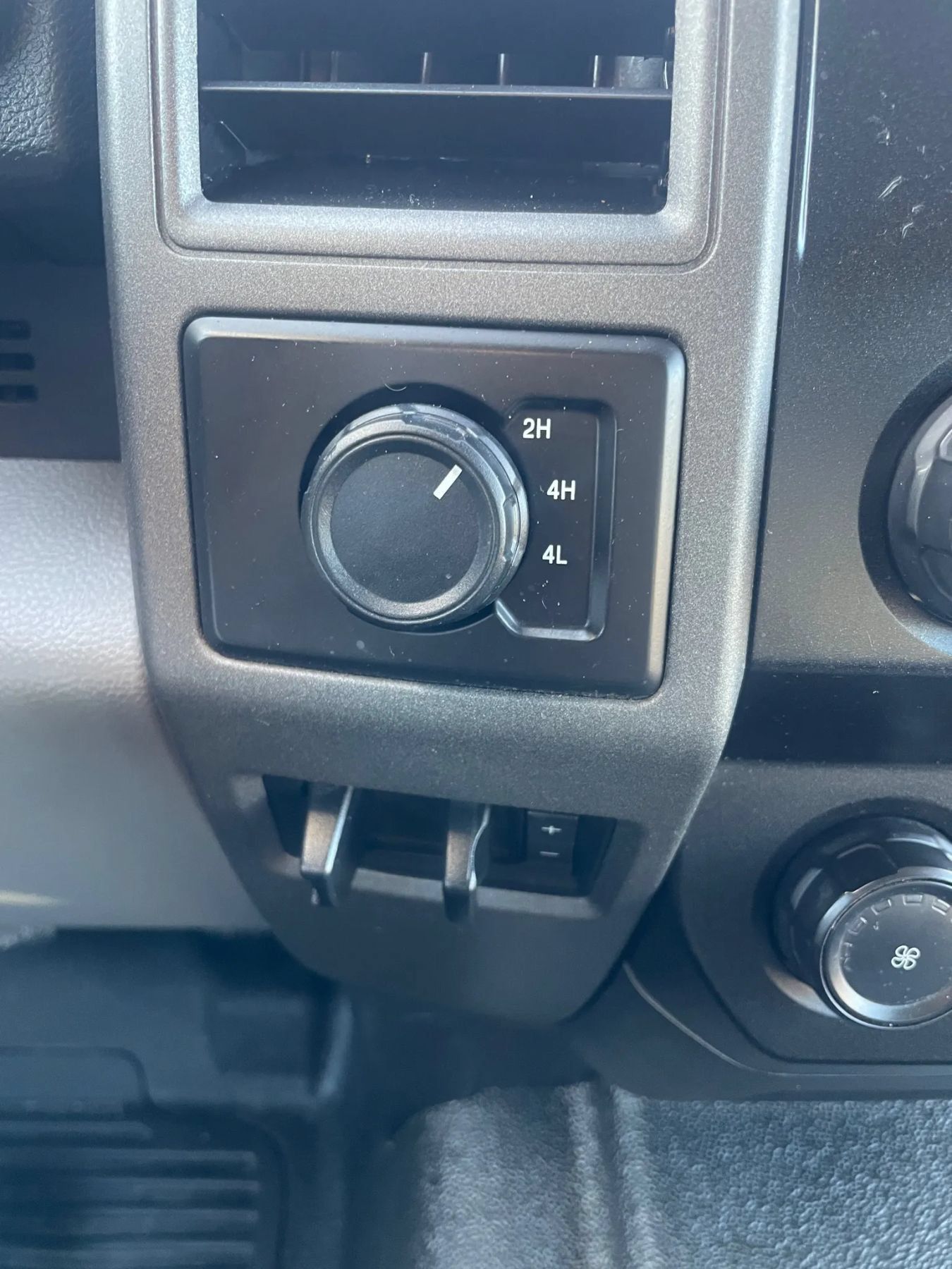 Used 2020 Ford F350 XL w/ Power Equipment Group AWD/4WD image 25