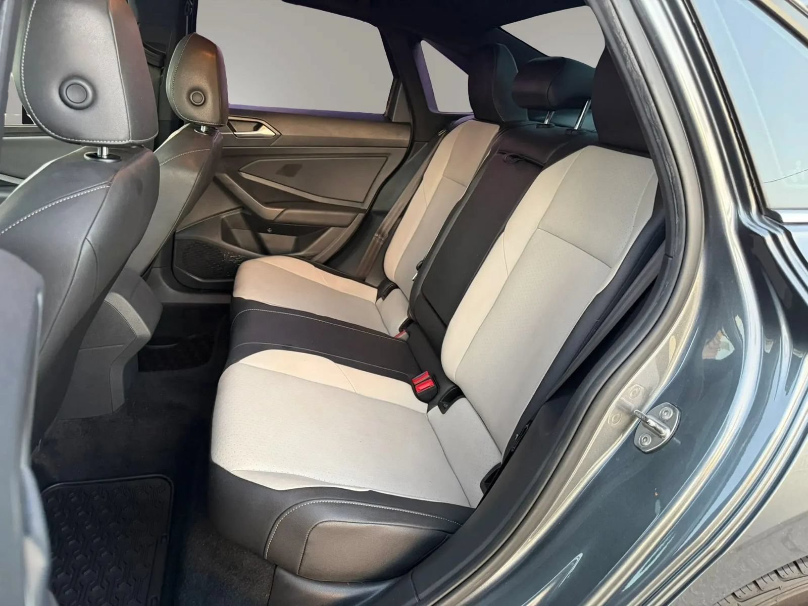 Used 2019 Volkswagen Jetta R-Line FWD image 23