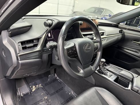 Used 2021 Lexus ES 350 w/ Premium Package image 16