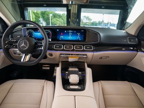 New 2026 Mercedes-Benz GLS 450 4MATIC image 9