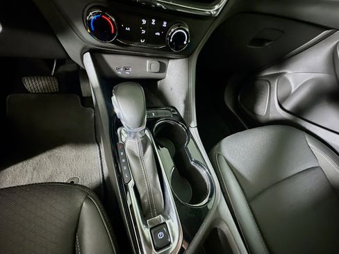 Used 2025 Buick Encore GX Preferred image 24