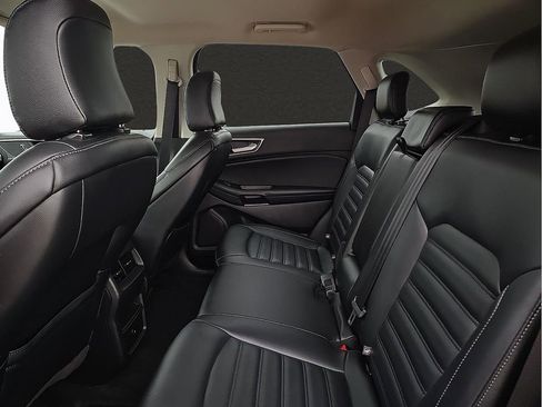 Used 2023 Ford Edge SEL image 9