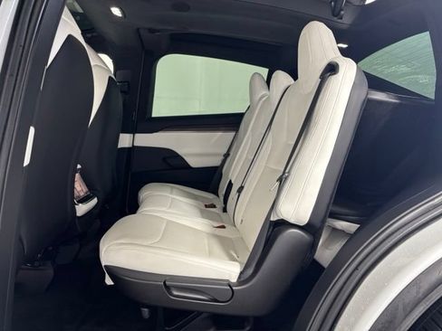 Used 2023 Tesla Model X AWD/4WD image 19