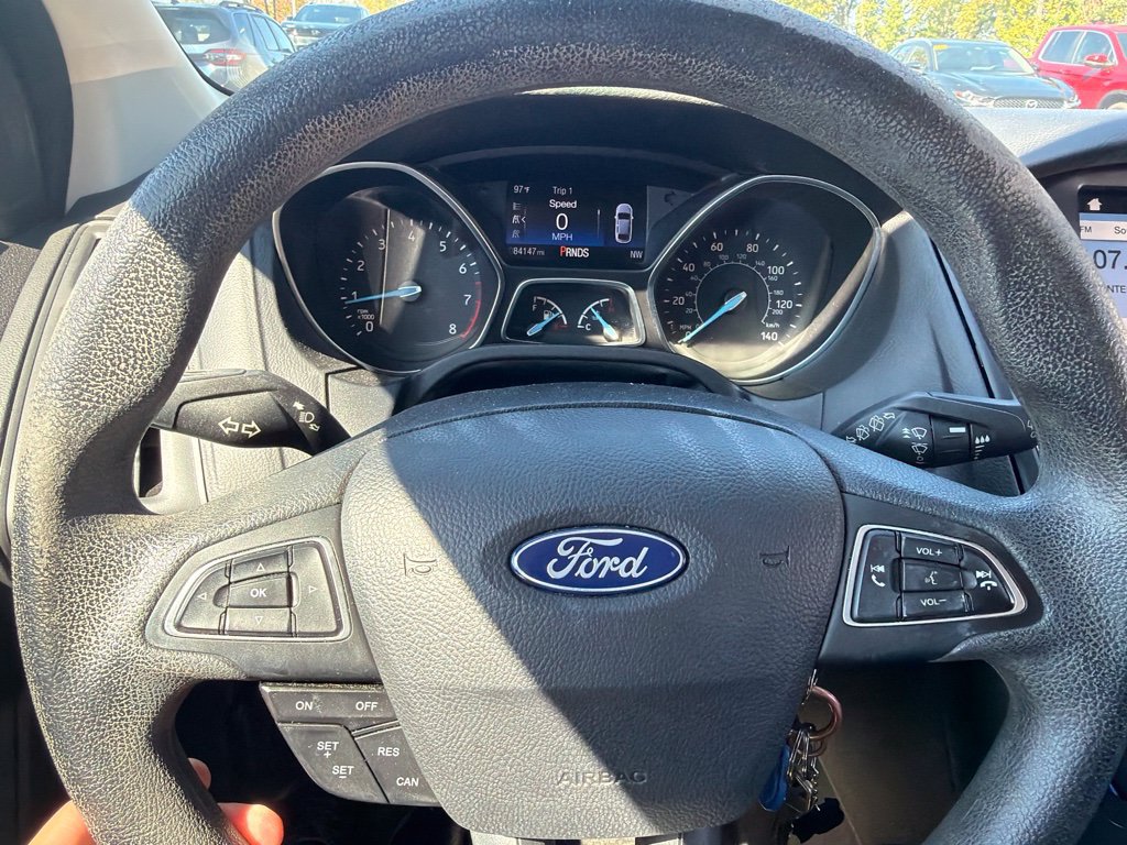 Used 2018 Ford Focus SEL FWD image 11