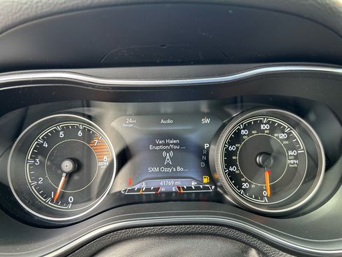 Used 2019 Jeep Cherokee Trailhawk w/ Comfort/Convenience Group image 12