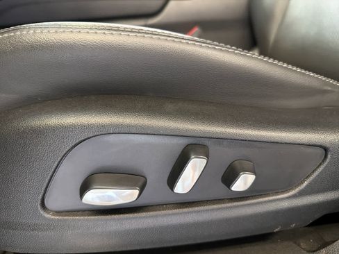 Used 2021 Cadillac XT5 Premium Luxury image 16