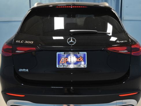 New 2026 Mercedes-Benz GLC 300 4MATIC image 21
