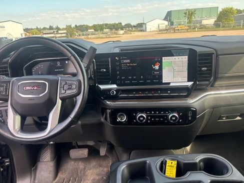 Used 2023 GMC Sierra 1500 Elevation image 12