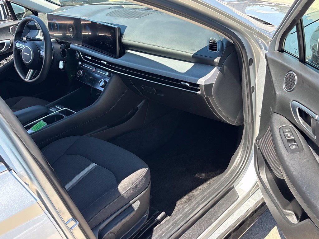 Used 2025 Hyundai Sonata SEL FWD image 23