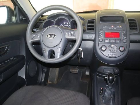 Used 2013 Kia Soul FWD image 24