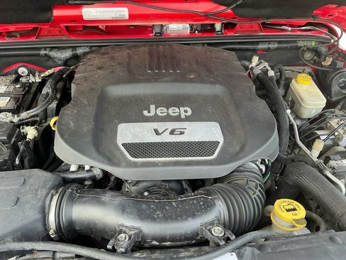 Used 2016 Jeep Wrangler Unlimited Rubicon AWD/4WD image 25