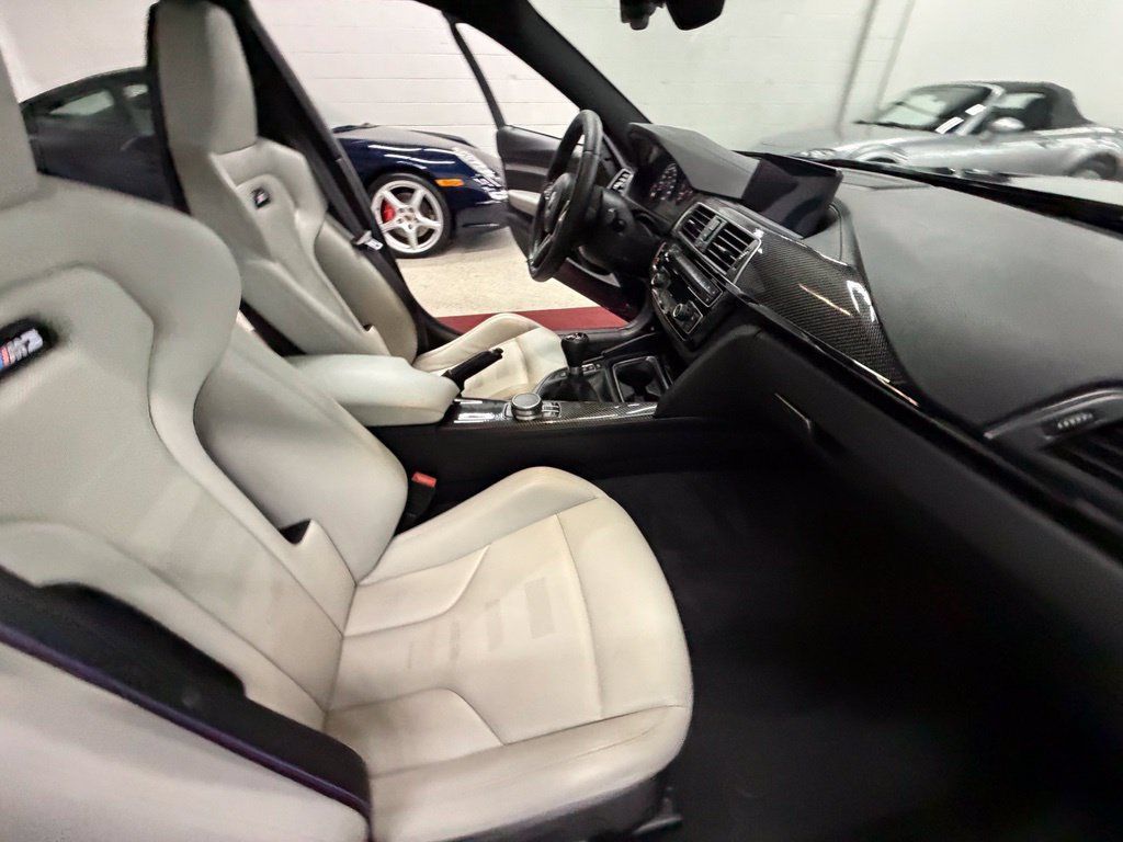 Used 2018 BMW M3 RWD image 32