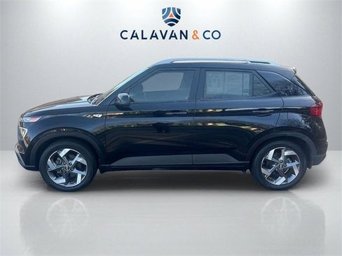 Used 2022 Hyundai Venue SEL w/ Cargo Package image 4