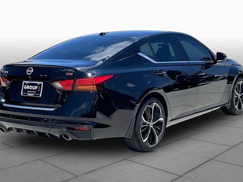 Used 2023 Nissan Altima 2.5 SR FWD image 13