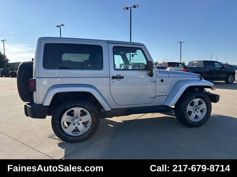 Used 2012 Jeep Wrangler Sahara w/ Dual Top Group image 22