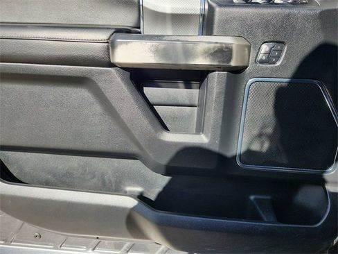 Used 2015 Ford F150 Lariat image 23